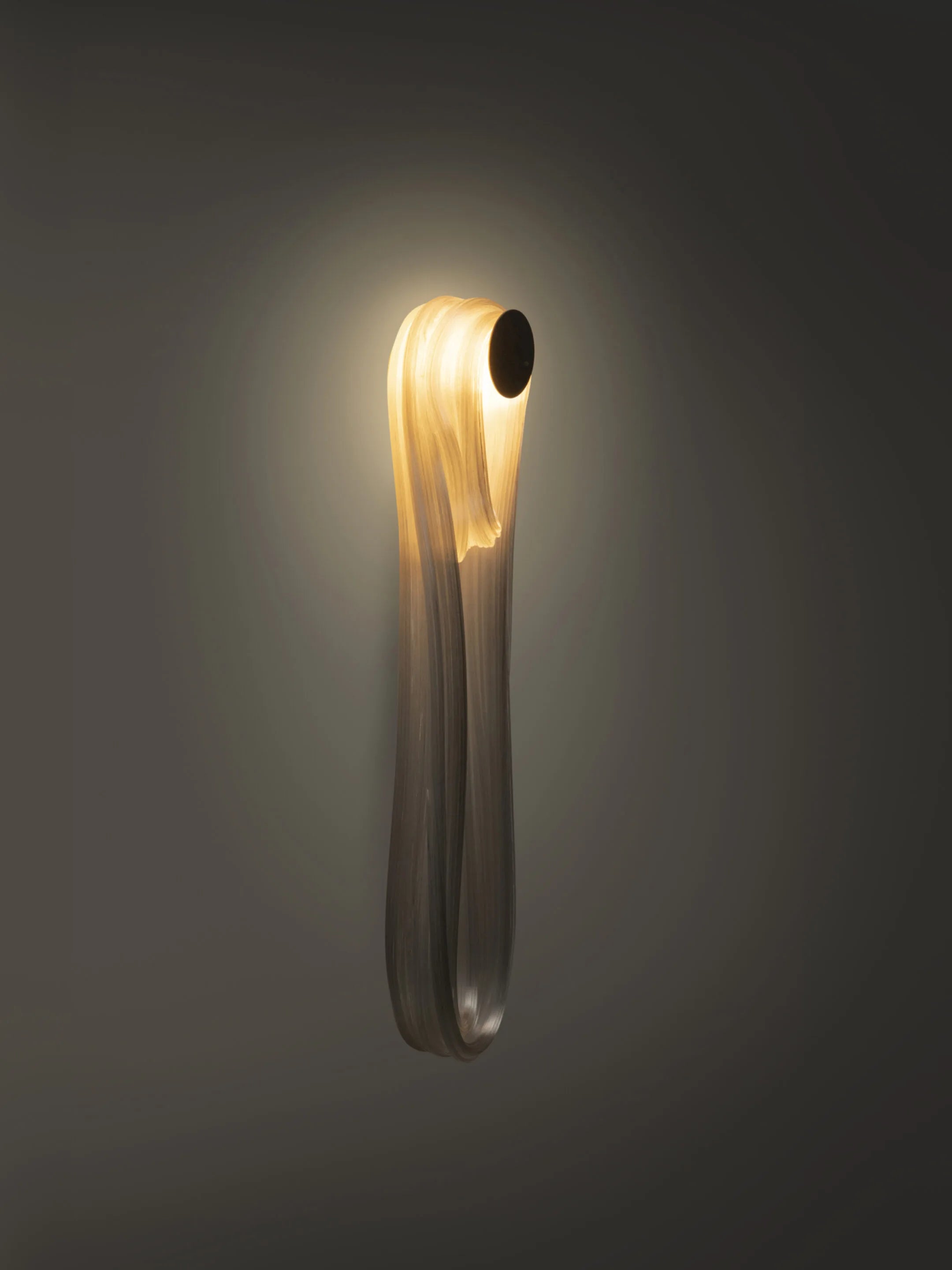 Bocci 87 vegglampe designet med strukket glass
