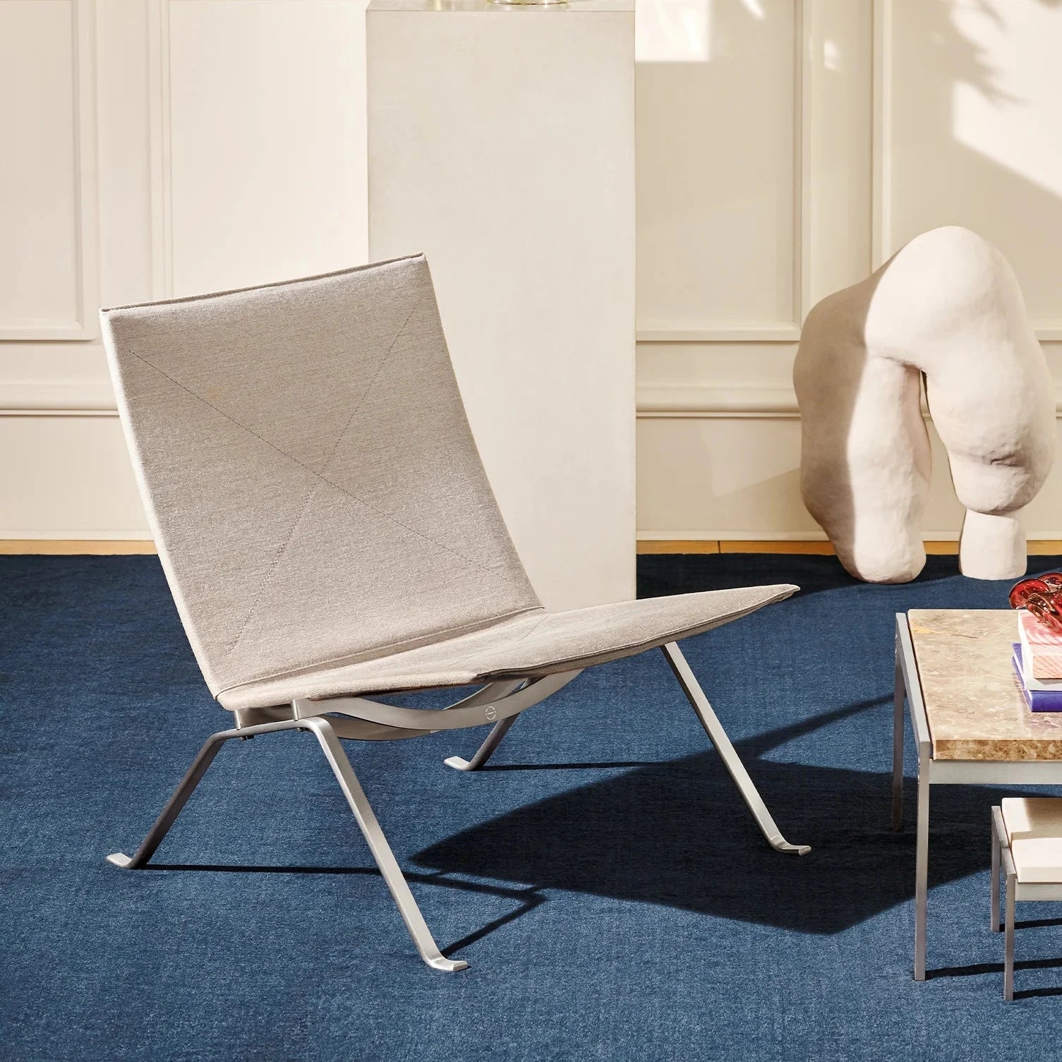 Fritz Hansen PK22 Loungestol i canvas og stål understell