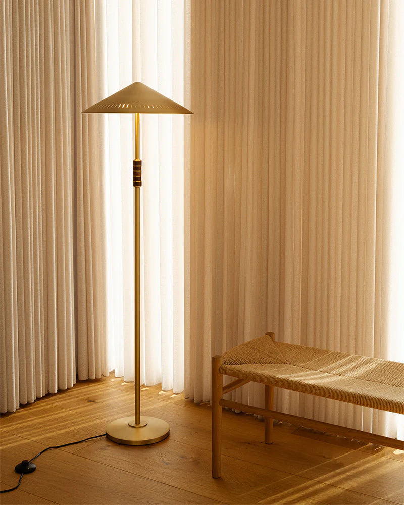 dansk designlampe fra lyfa i messing