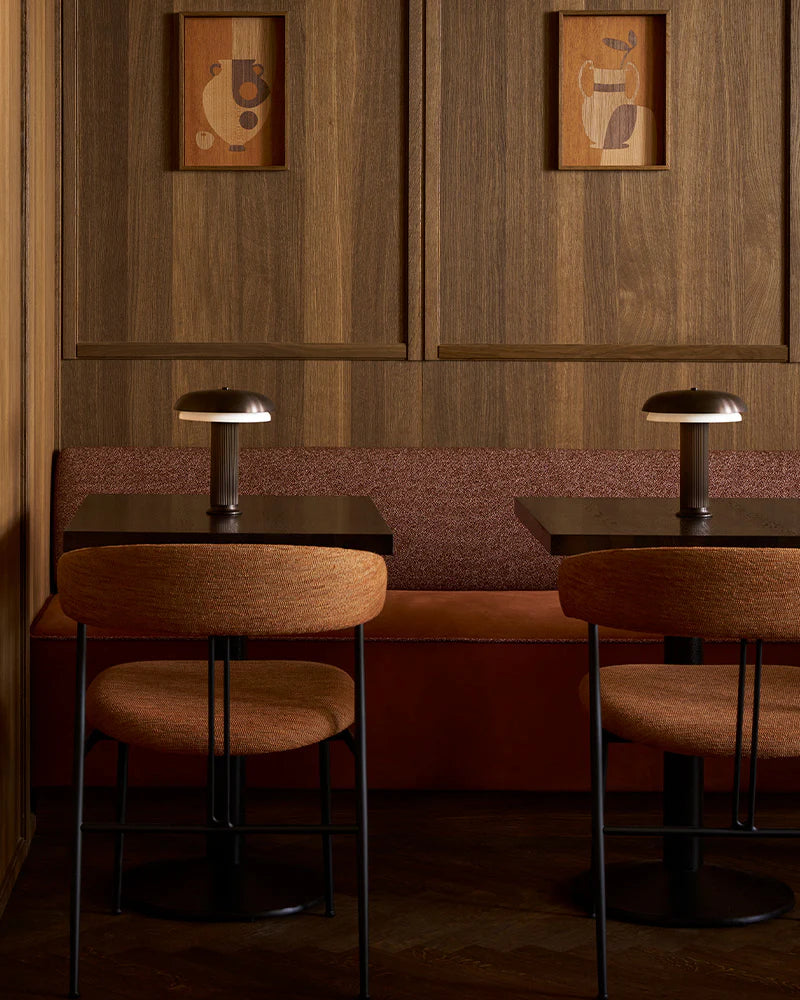 oppladbar lampe i bronze fra Lyfa