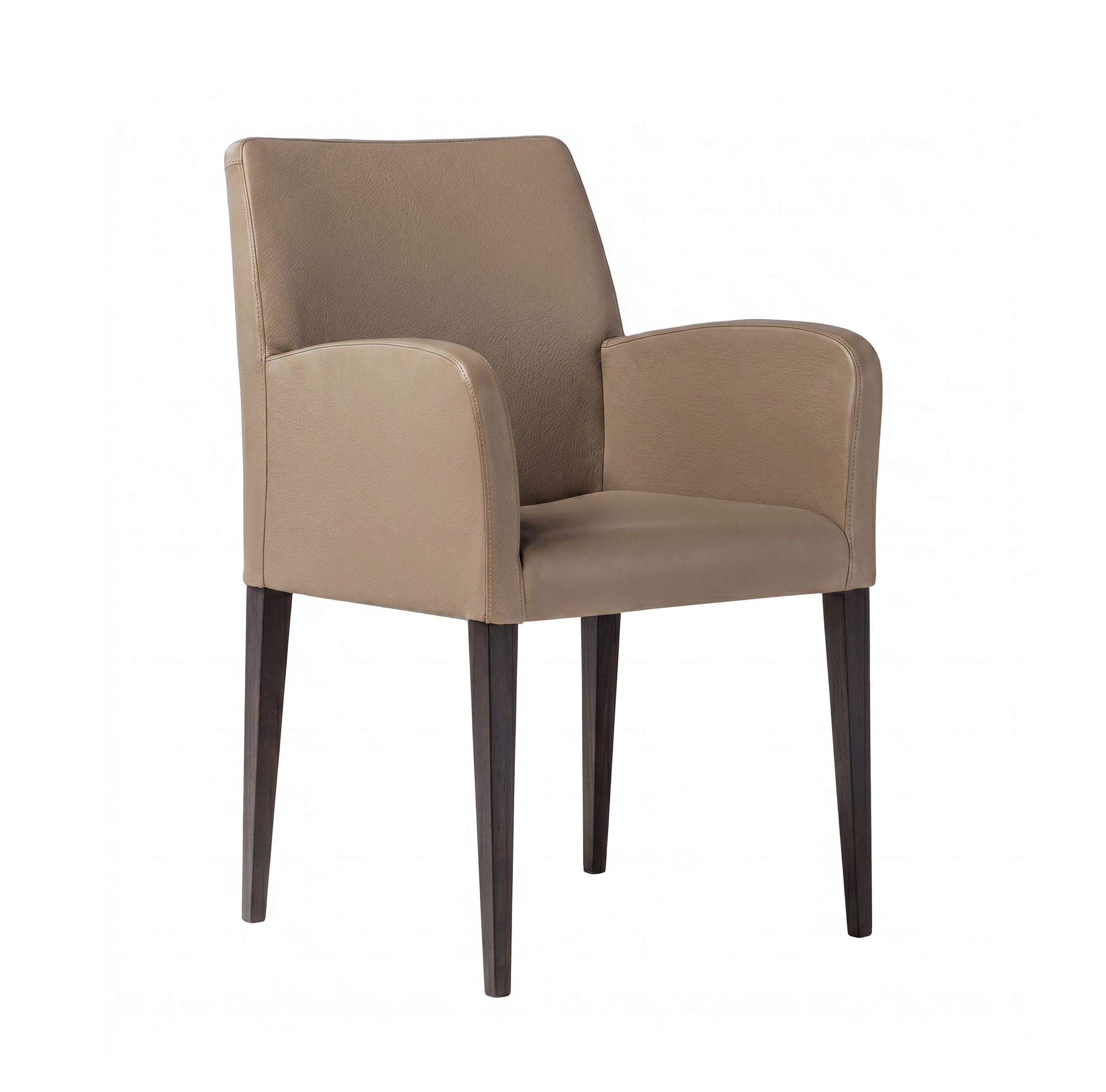 Liz spisestol med arm fra Poltrona Frau, trukket i beige skinn med mørkebrun treben i wenge.