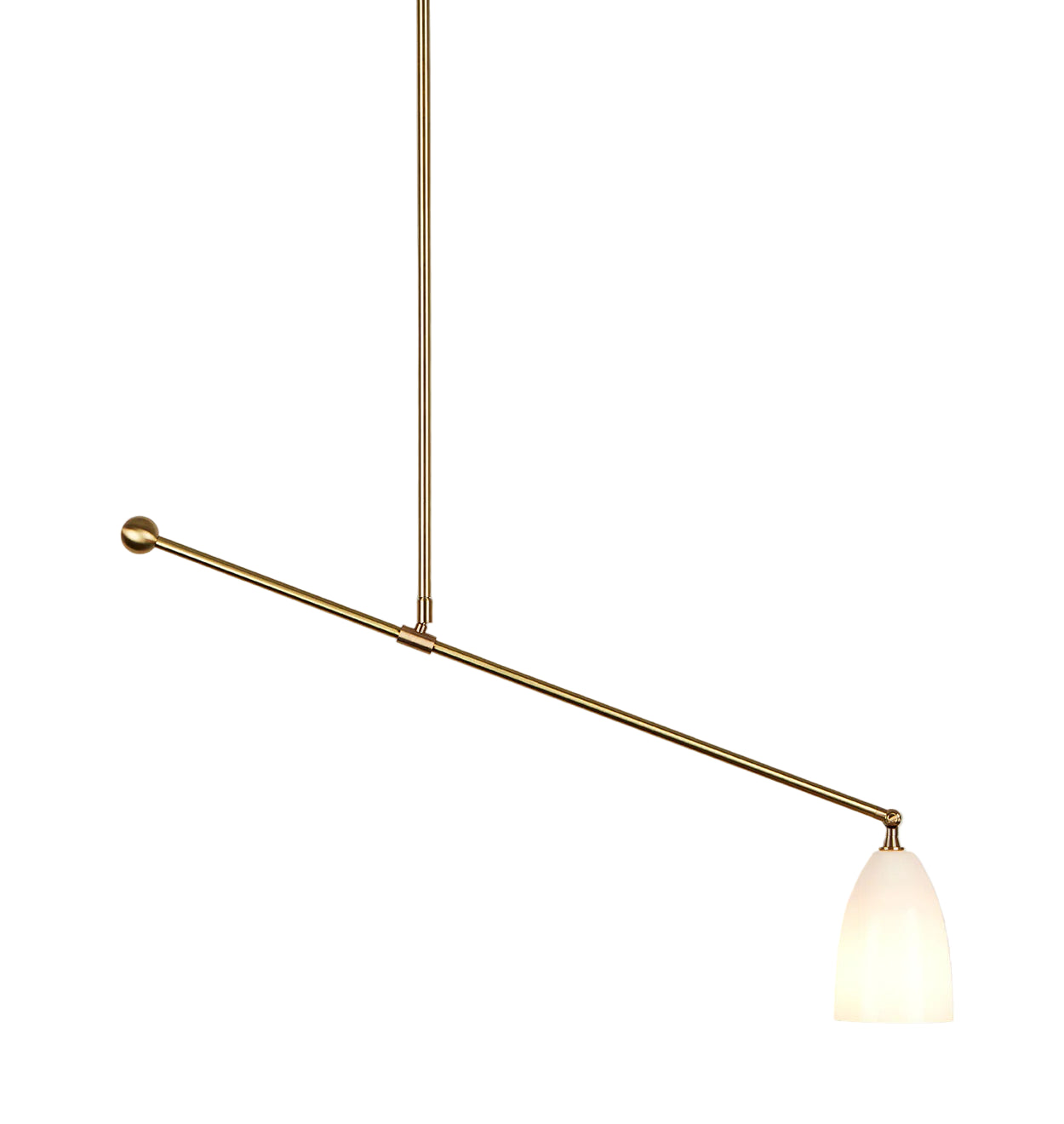 Slope pendel fra Roll & Hill i messing med opalglass