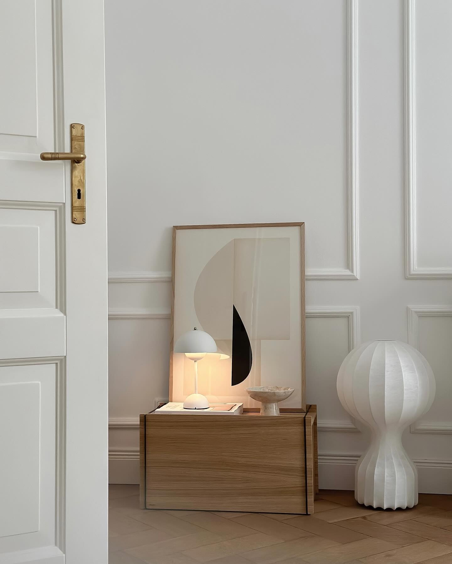 Flos Gatto stor bordlampe og VP9 oppladbar lampe fra &Tradition