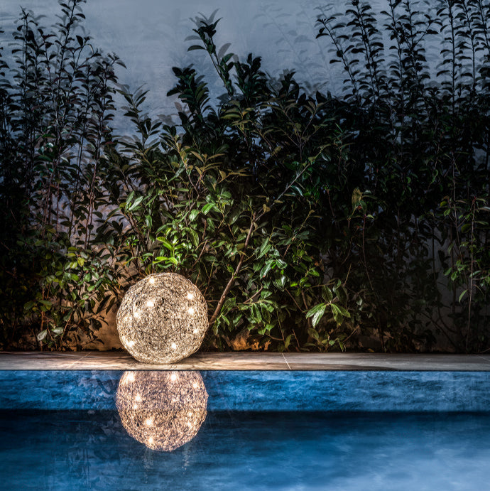 Fil de Fer Utendørs Gulvlampe