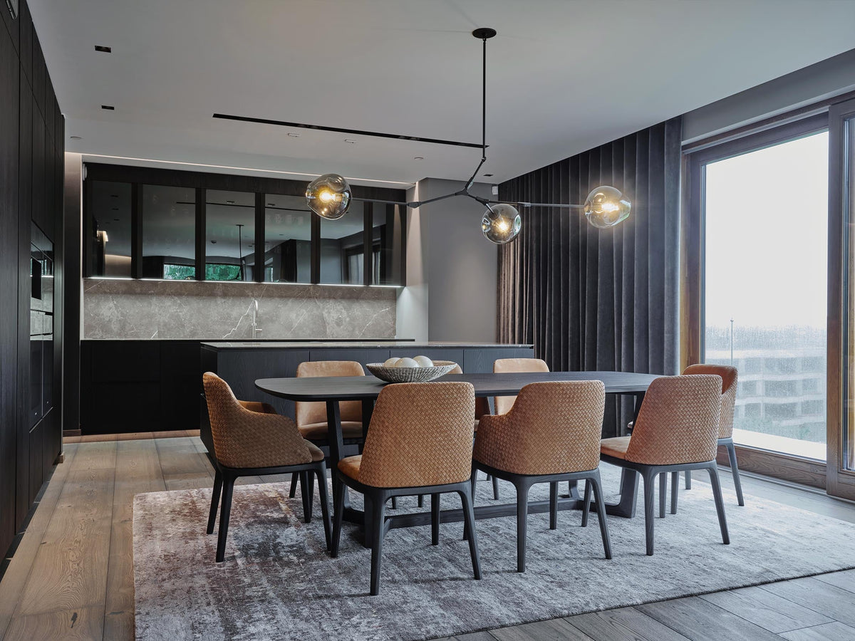 En toppleilighet tegnet i pakt med naturen