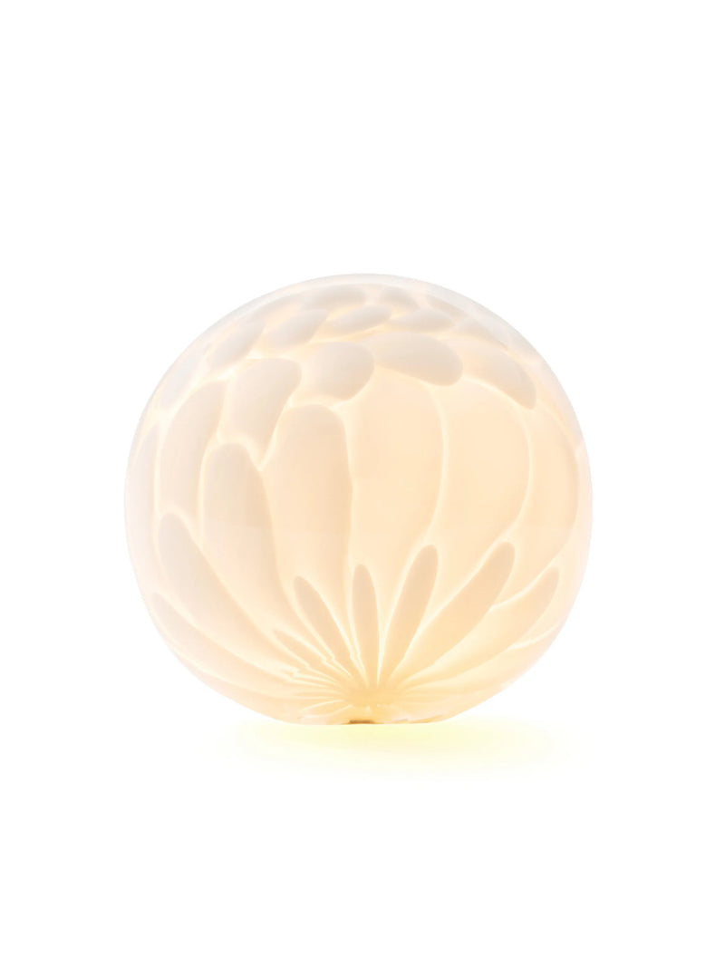 Bocci 118p oppladbar lampe med hvite fjærlignende formasjoner - Expo Nova 