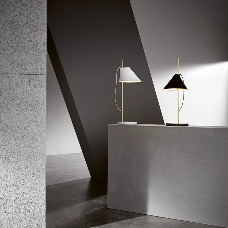 Yuh Hvit/Messing Bordlampe - Utstillingsmodell
