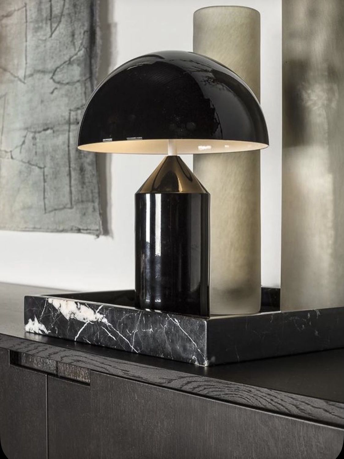 Atollo Bordlampe i sort fra Oluce