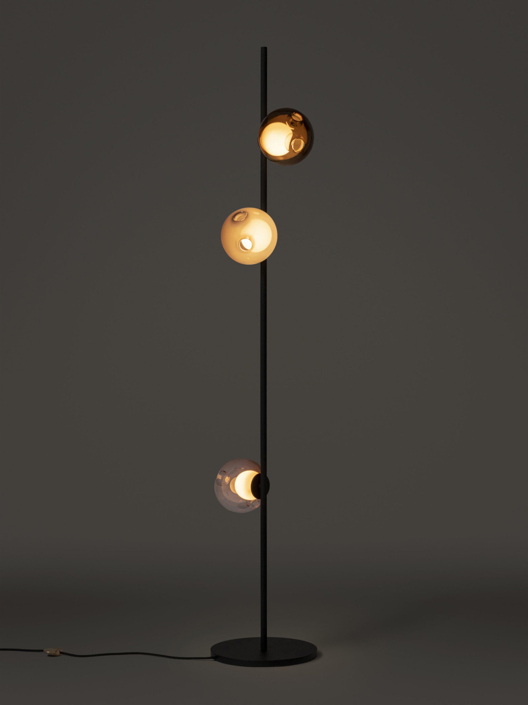28.3 Gulvlampe Høy