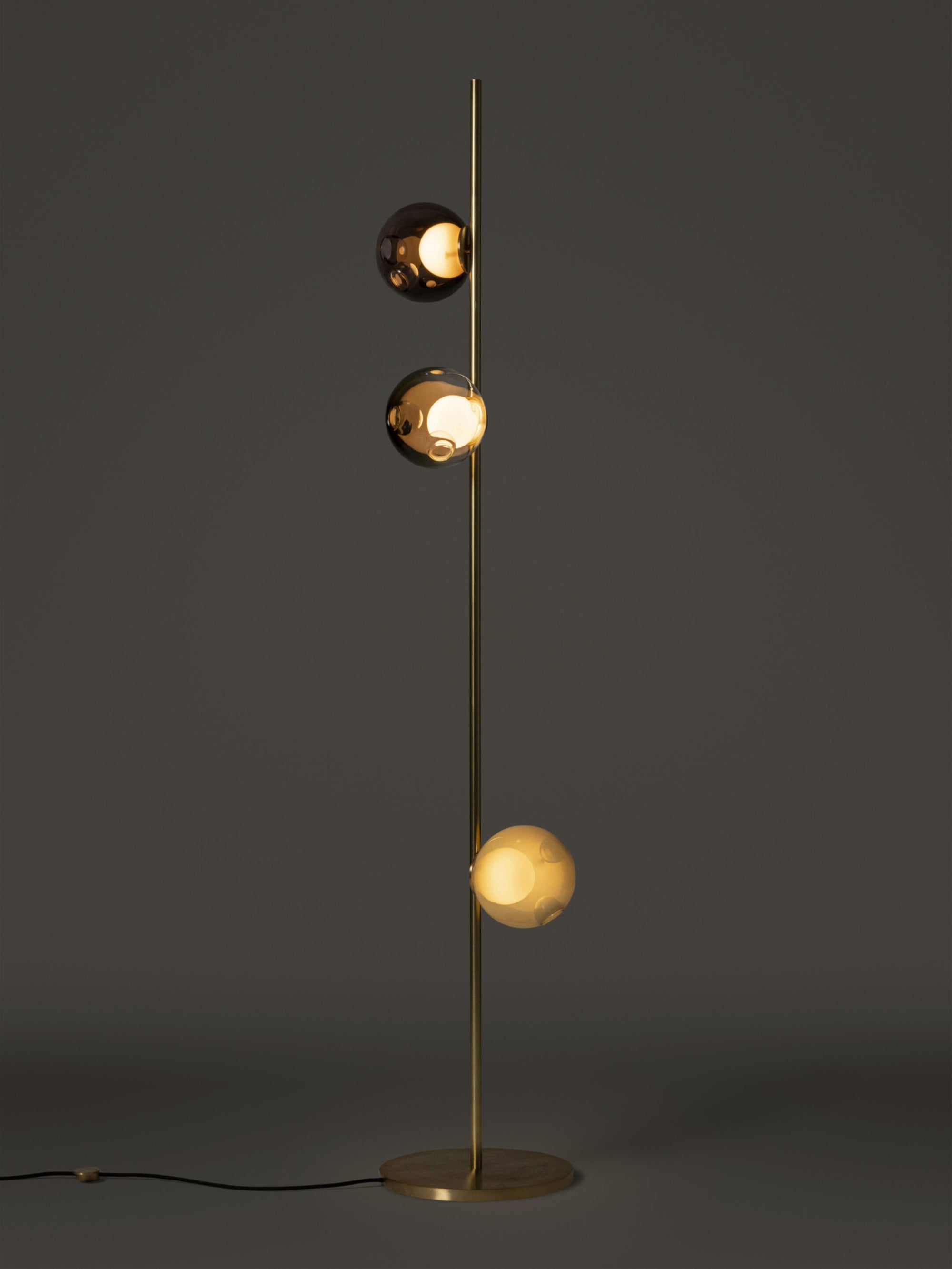 28.3 Gulvlampe Høy