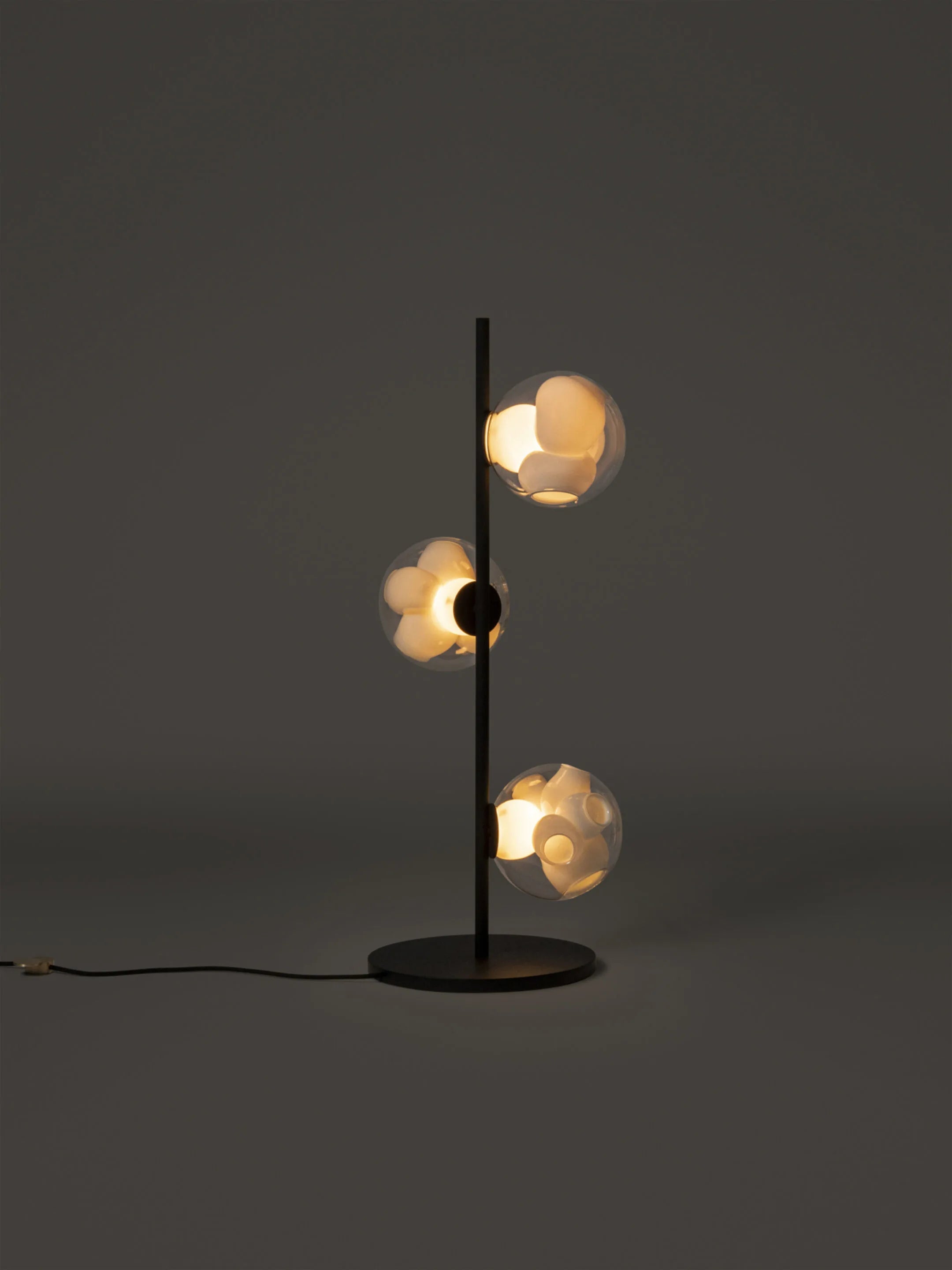 38.3 Gulvlampe Lav