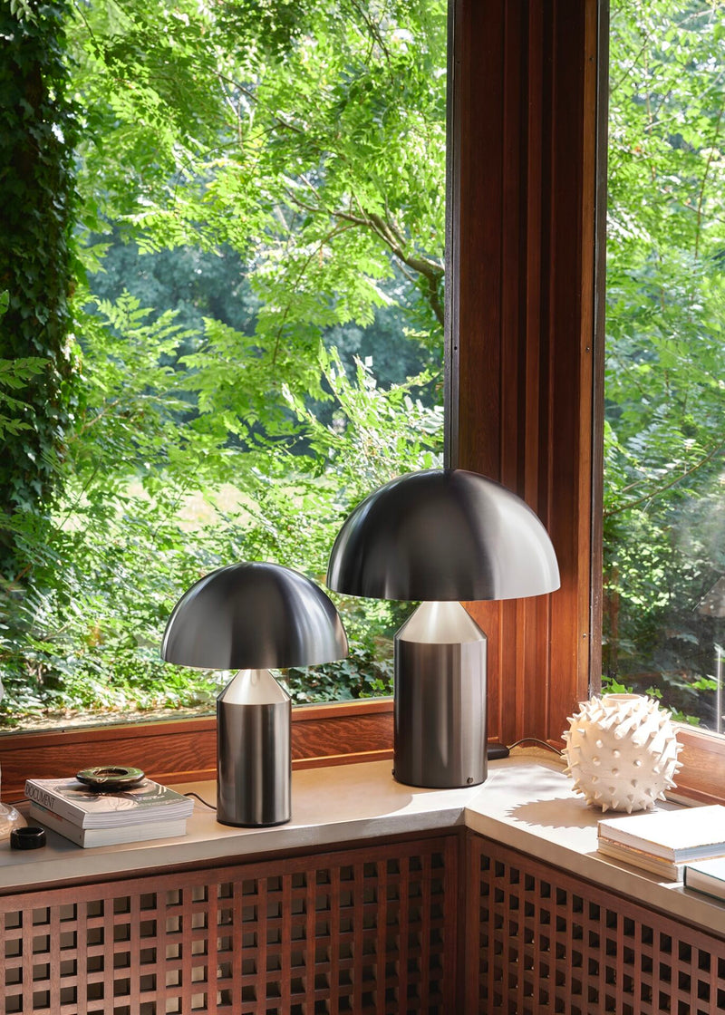 Oluce Atollo Bordlamper i satin nickel, gunmetal farget lamper i metall