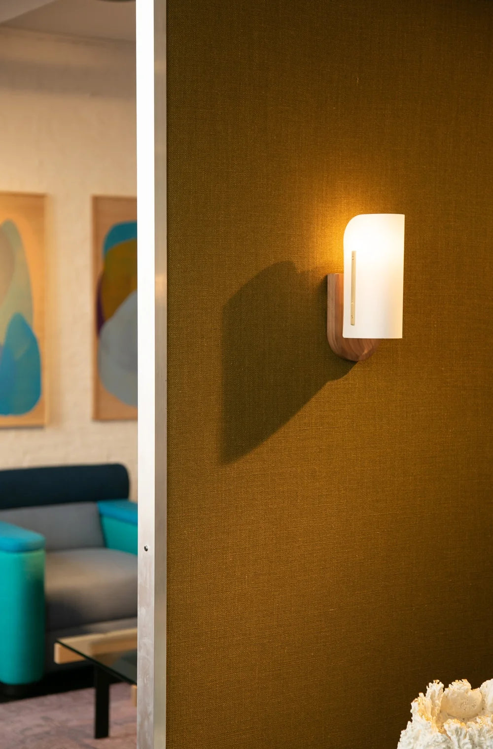 Modernist Timber Vegglampe