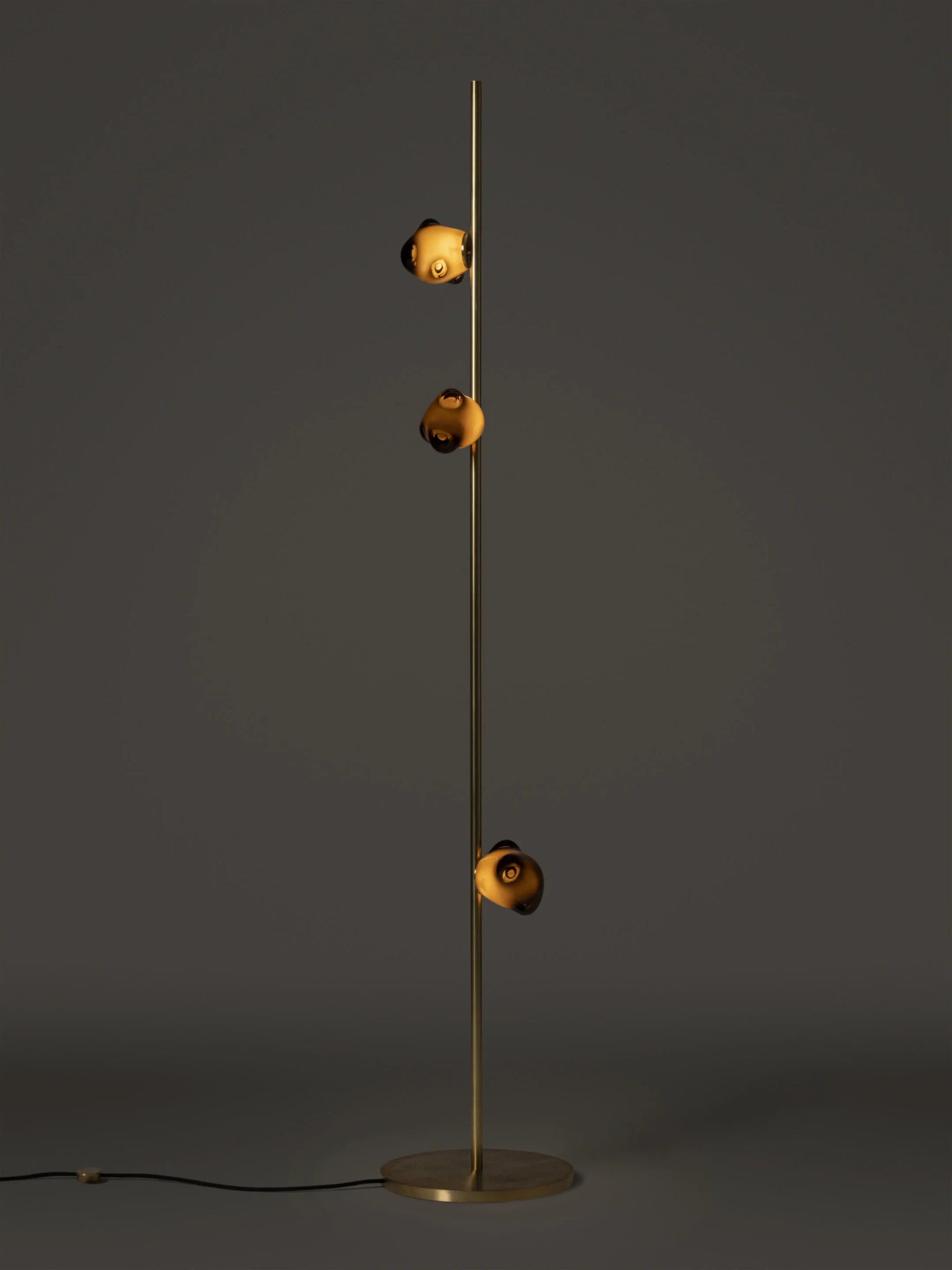 57.3 Gulvlampe Høy