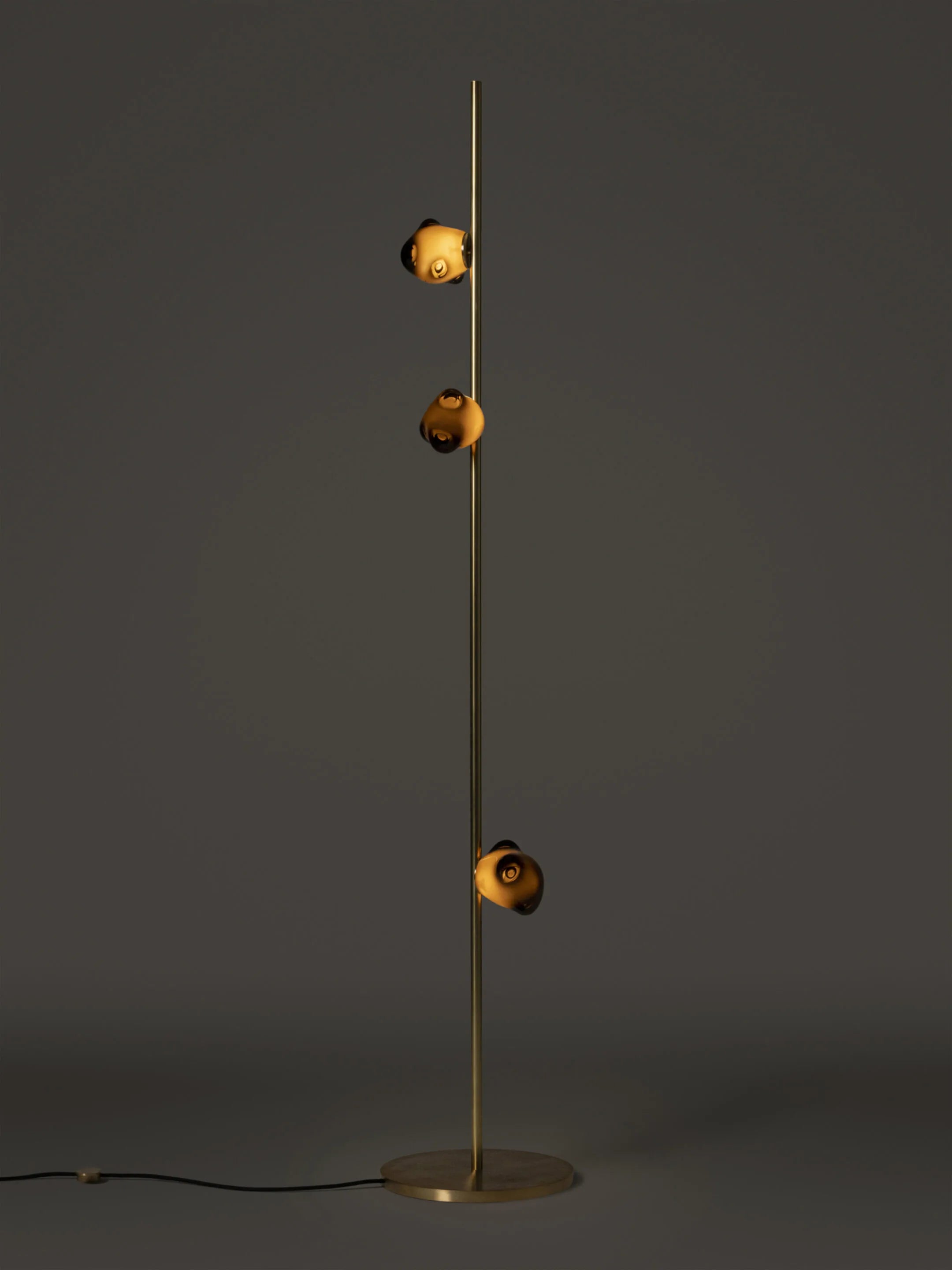 57.3 Gulvlampe Høy