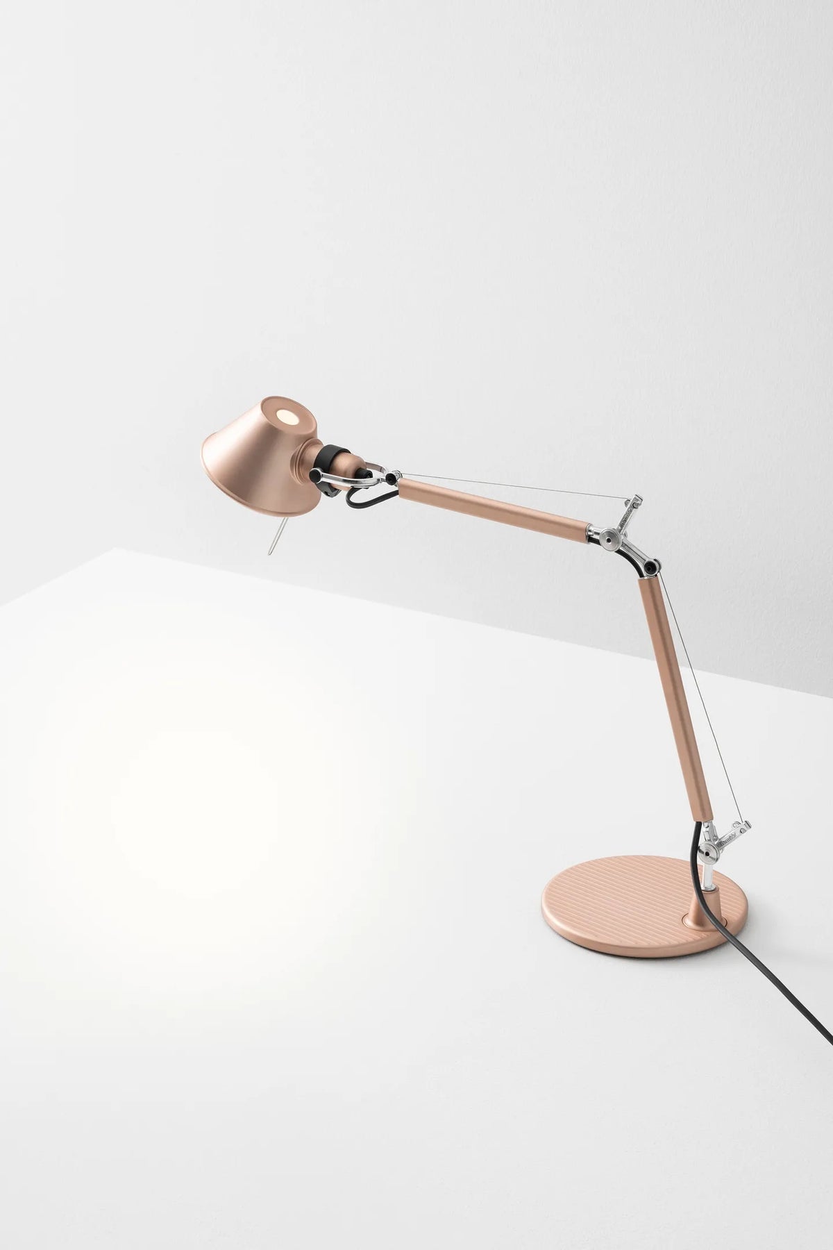 Tolomeo Micro Brushed Copper Bordlampe - Utstillingsmodell