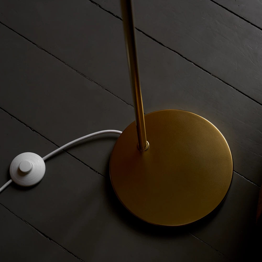 Louis Poulsen VL Ring Crown Gulvlampe i messing med bryter på ledning