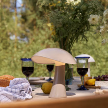 Oppladbar lampe fra Louis Poulsen