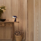 Rumee bærbar lampe fra Louis Poulsen i miljø