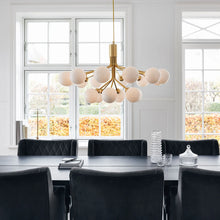 Nuura Apiales 18 takpendel fra danske Nuura i messing med opalglass 