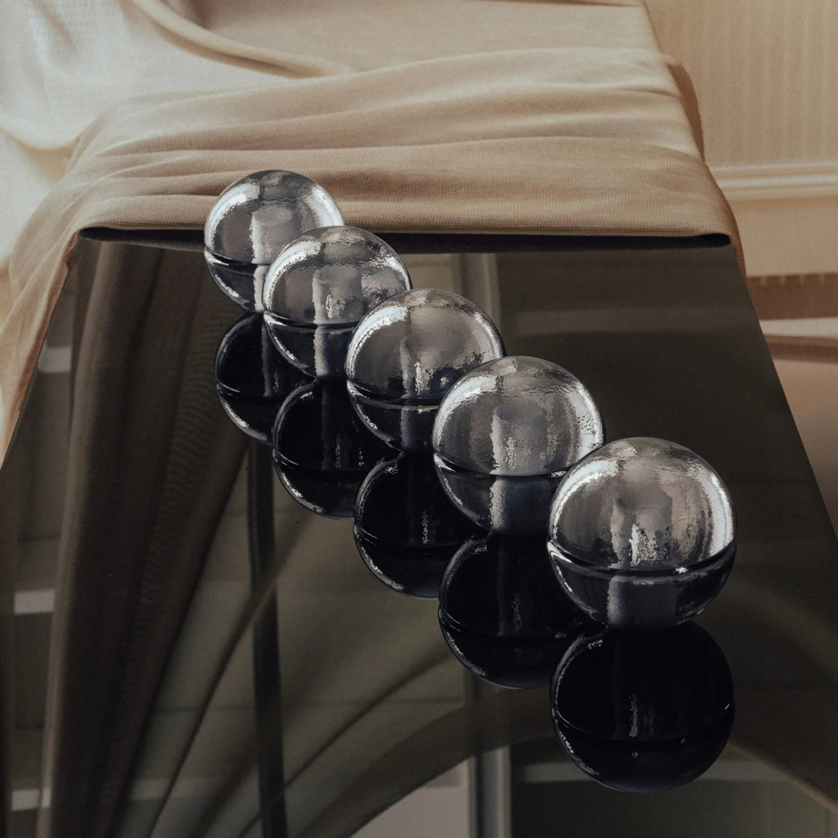 Bocci 14p Mirror oppladbar lampe i ORBITAL-installasjonen
