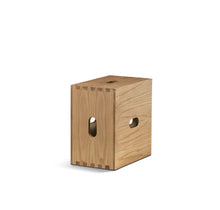 Tabouret Cabanon fra Cassina, krakk i eik designet av Le Corbusier