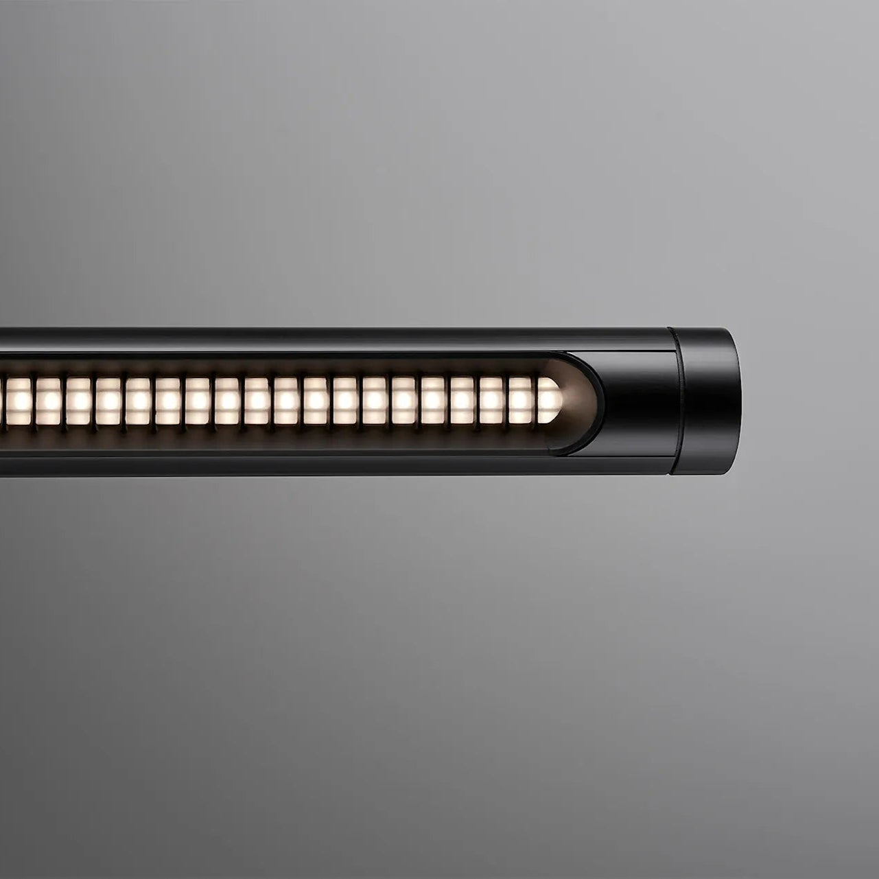 Detalj av W181 taklampe fra Wästberg med blendefilter