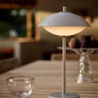 Oppladbar lampe grå
