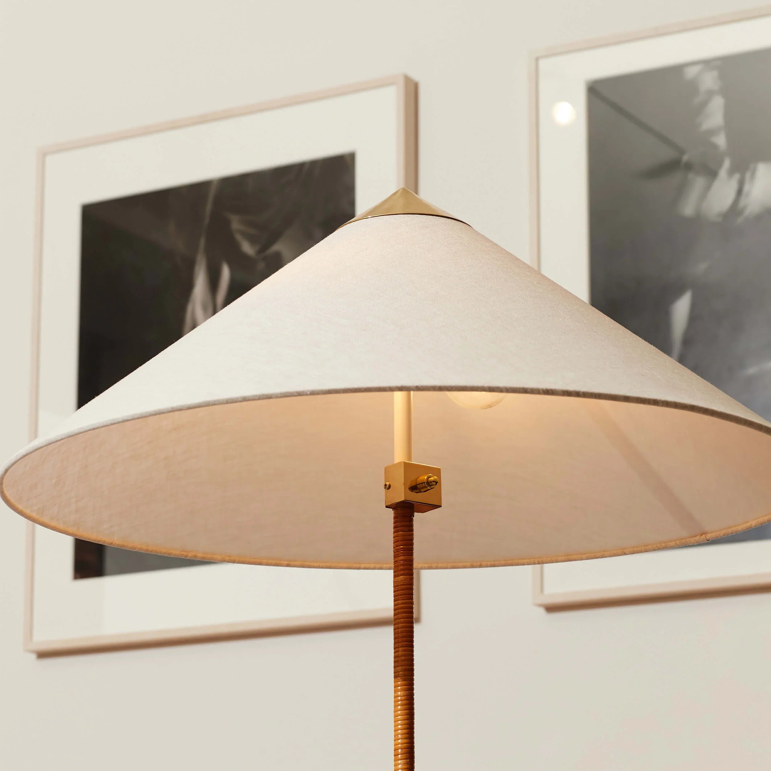 9602 Gulvlampe