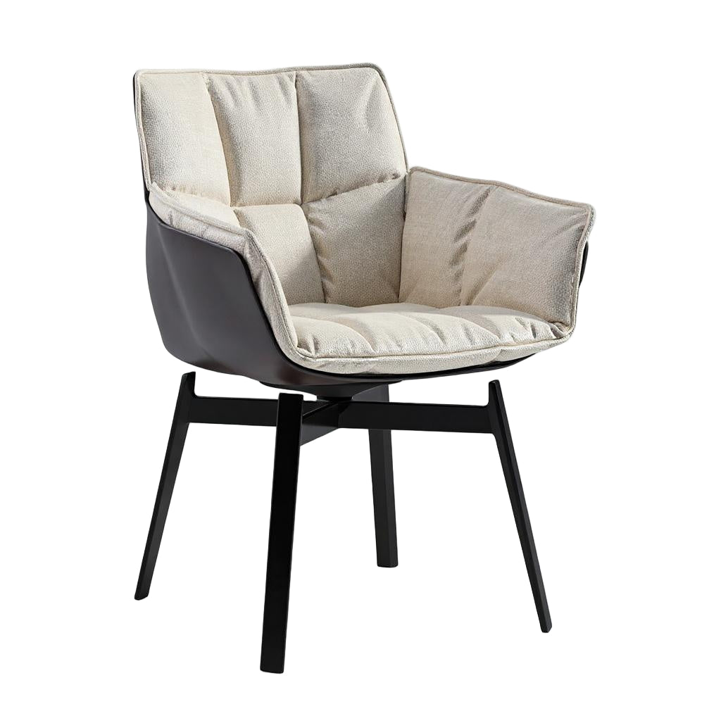 B&B Italia Husk Spisestol med lyst tekstil og sort base