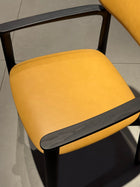 Curve Spisestol med Arm - Utstillingsmodell
