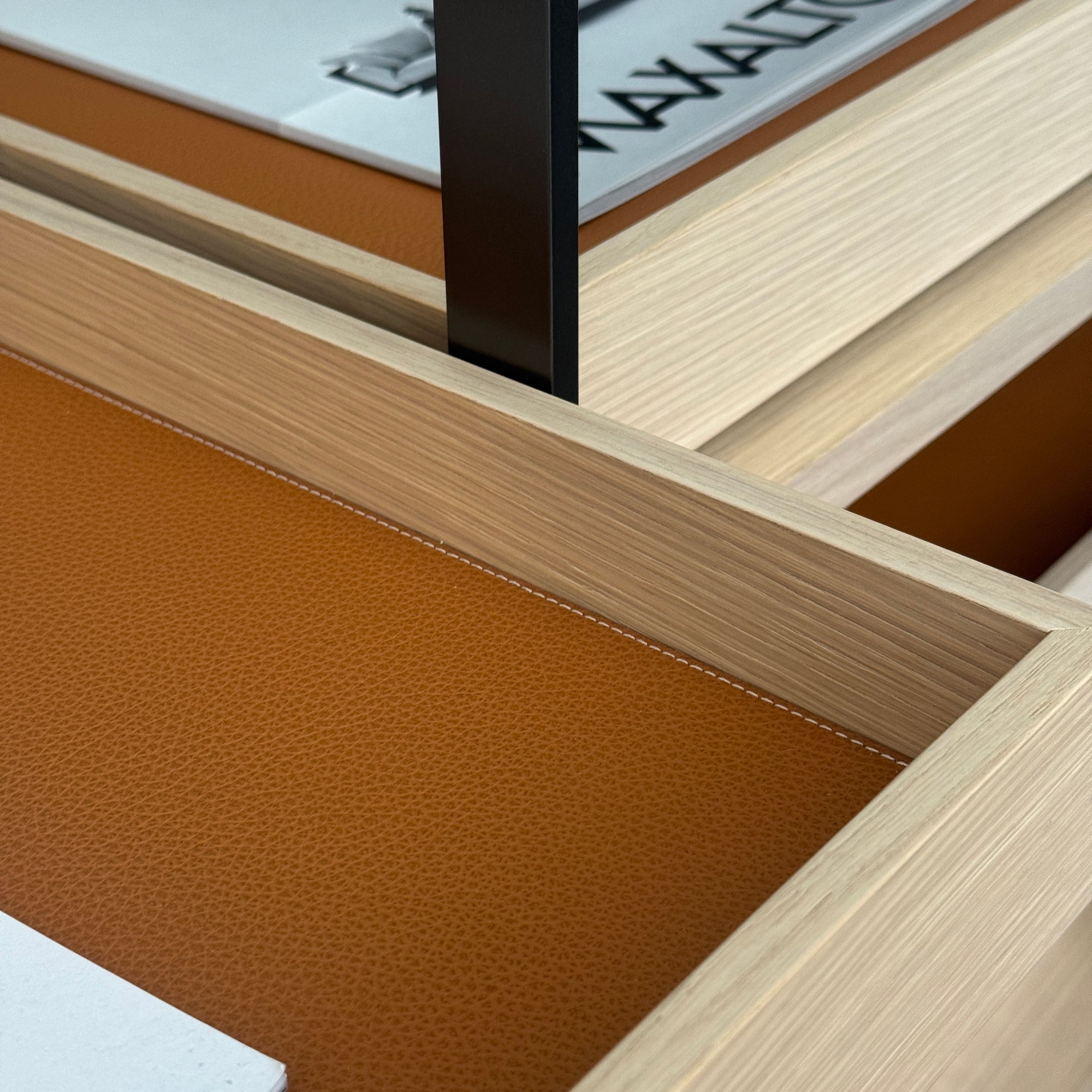 Lithos Konsollbord - Utstillingsmodell