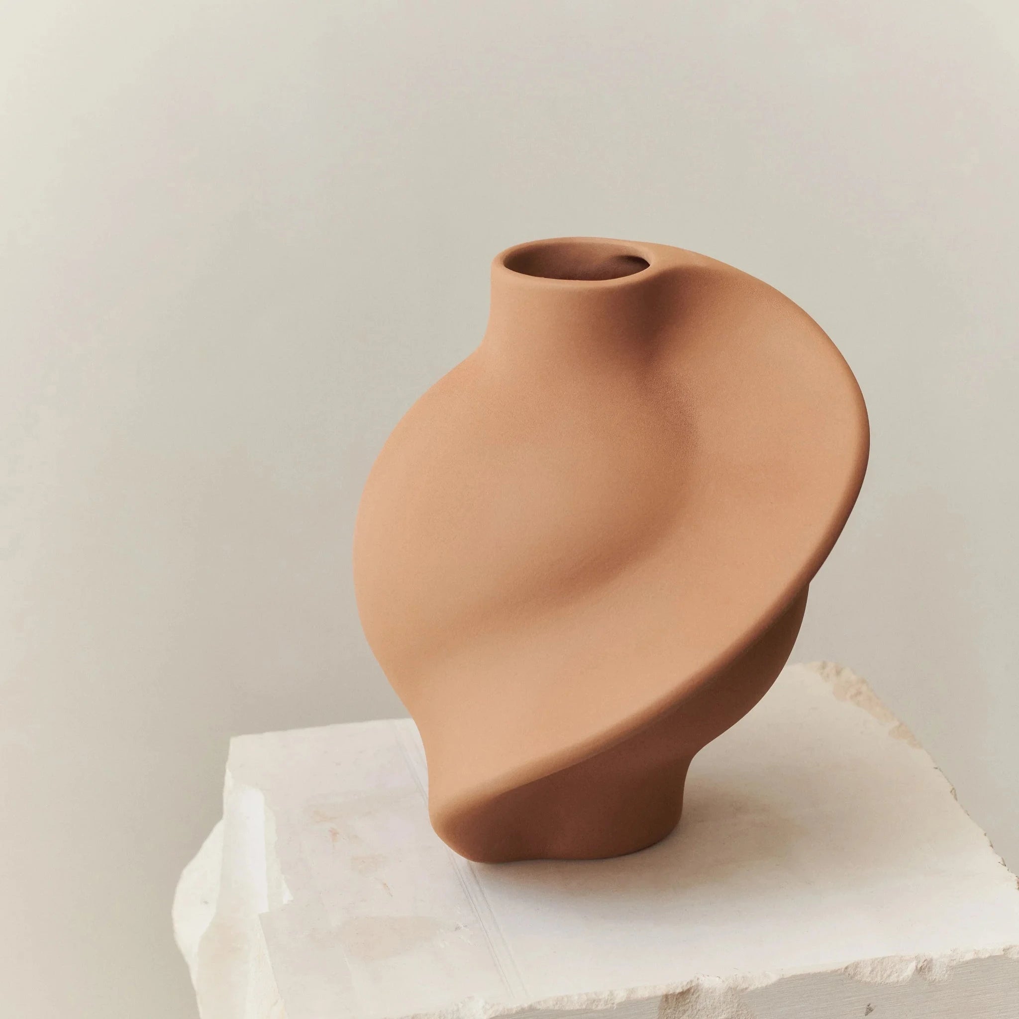 Pirout Vase 01