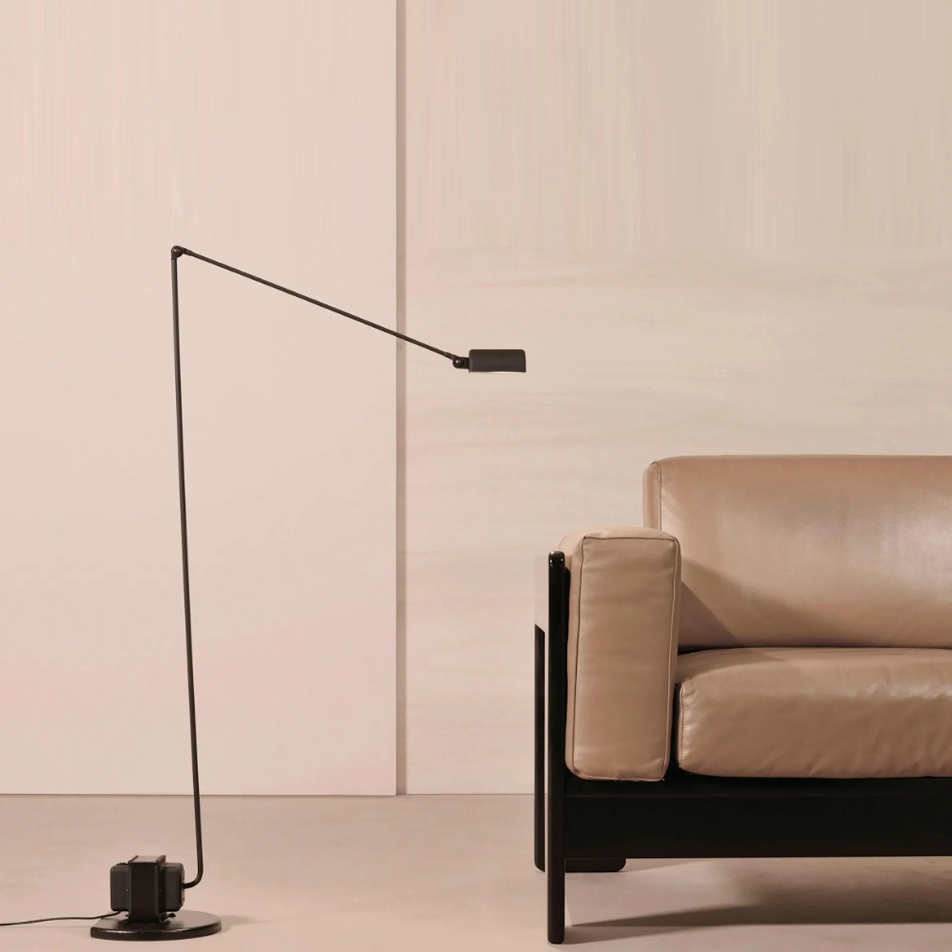 Gulvlampe fra Lumina med led