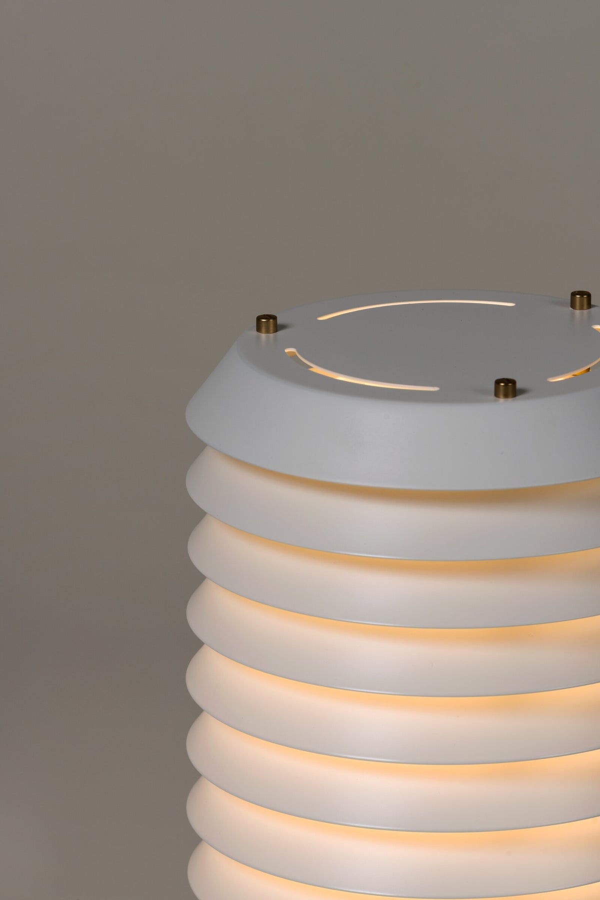 Maija Bordlampe fra Santa & Cole, detalj