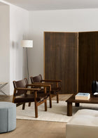 The Spanish Chair fra Fredericia i mørkebrunt skinn og valnøtt