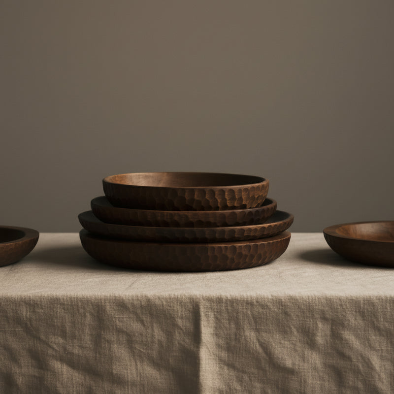 Touch Bowl i valnøtt fra Zanat, skåler i utskjært tre