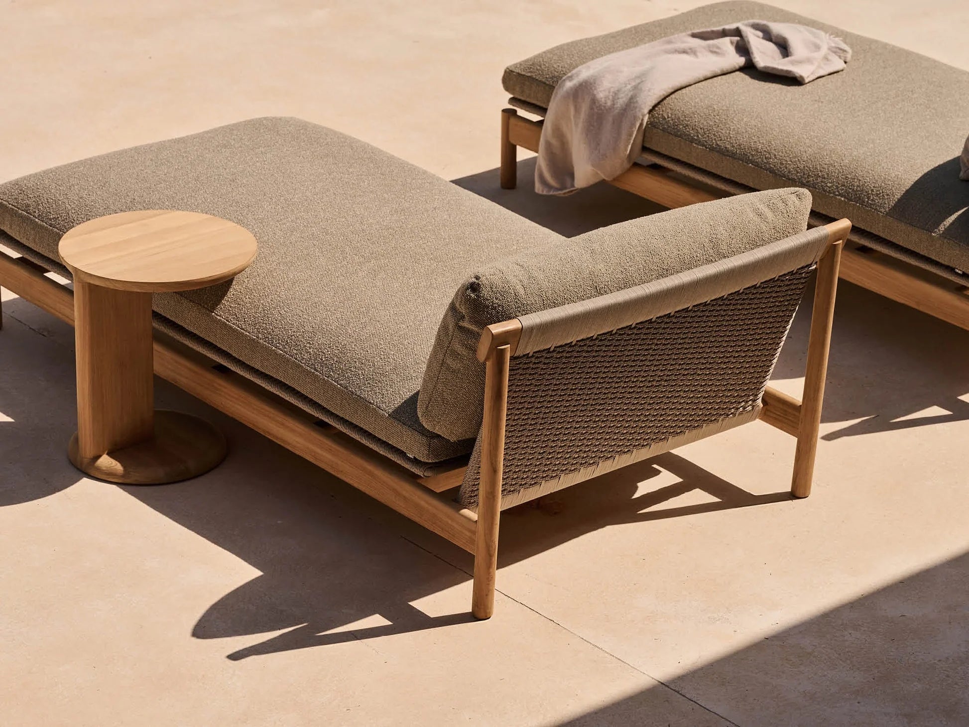 Amanu Outdoor Sidebord