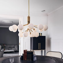 Apiales 18 Taklampe fra Nurra i messing med opalglass 