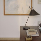 Base Ghisa bordlampe på et sidebord fra Azucena