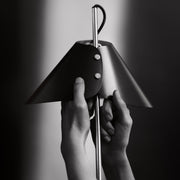 Høydejustering av skjermen på Monachella gulvlampe fra Azucena