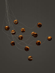 Bocci 93.13 Sculptural Cable Pendel, 93 13 Sculptural Cable Nikkel i mørkt miljø