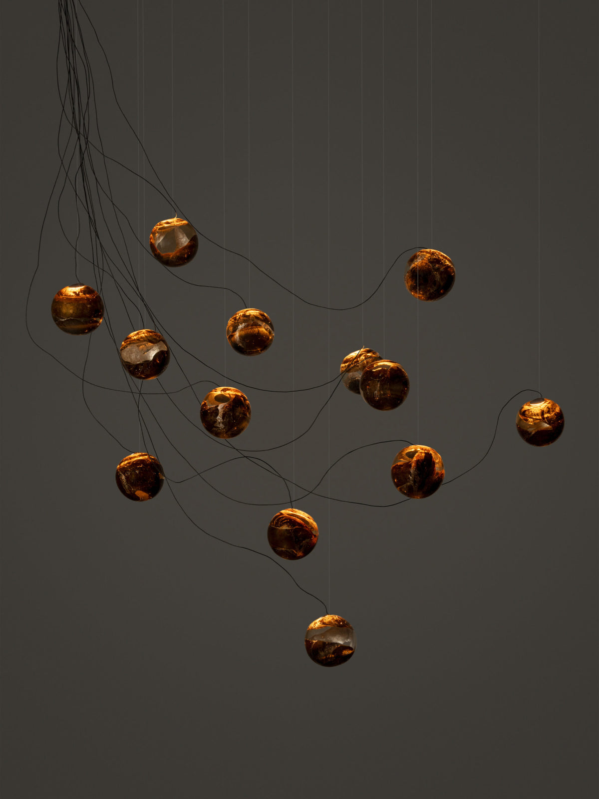 Bocci 93.13 Sculptural Cable Pendel, 93 13 Sculptural Cable Sort i mørkt miljø