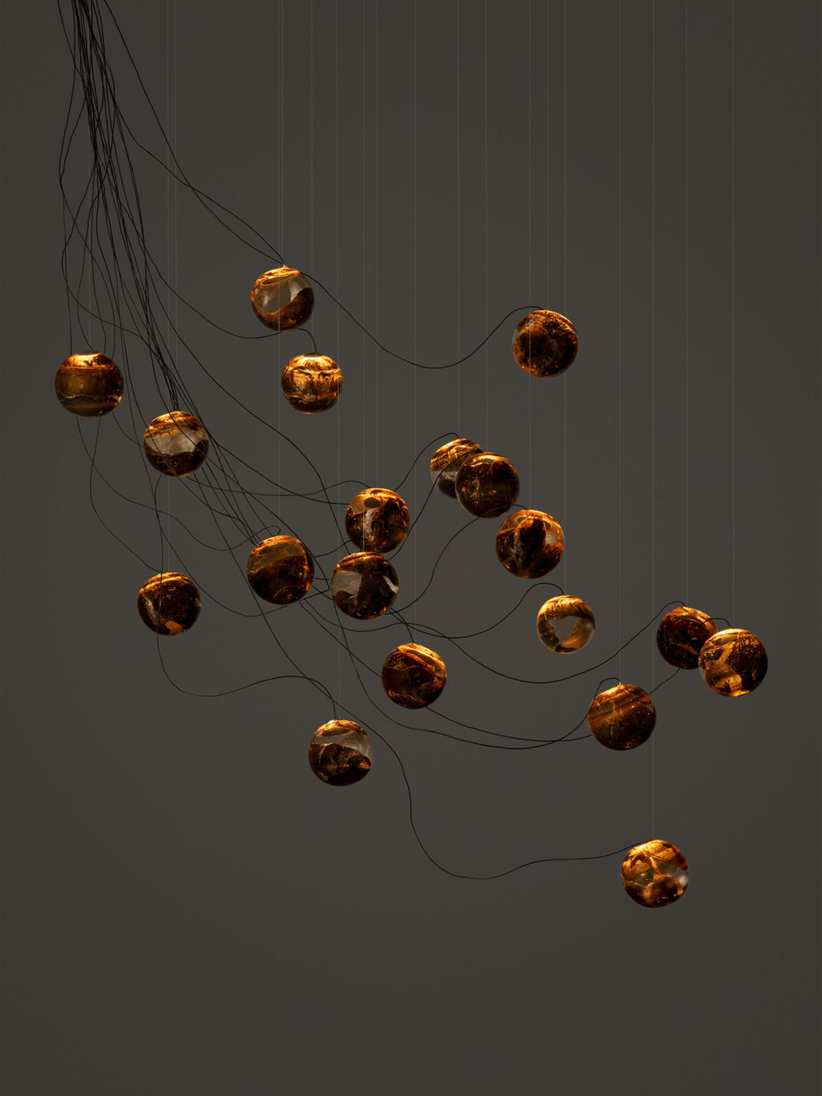 Bocci 93.19 Sculptural Cable Pendel, 93 19 Sculptural Cable Sort i mørkt miljø