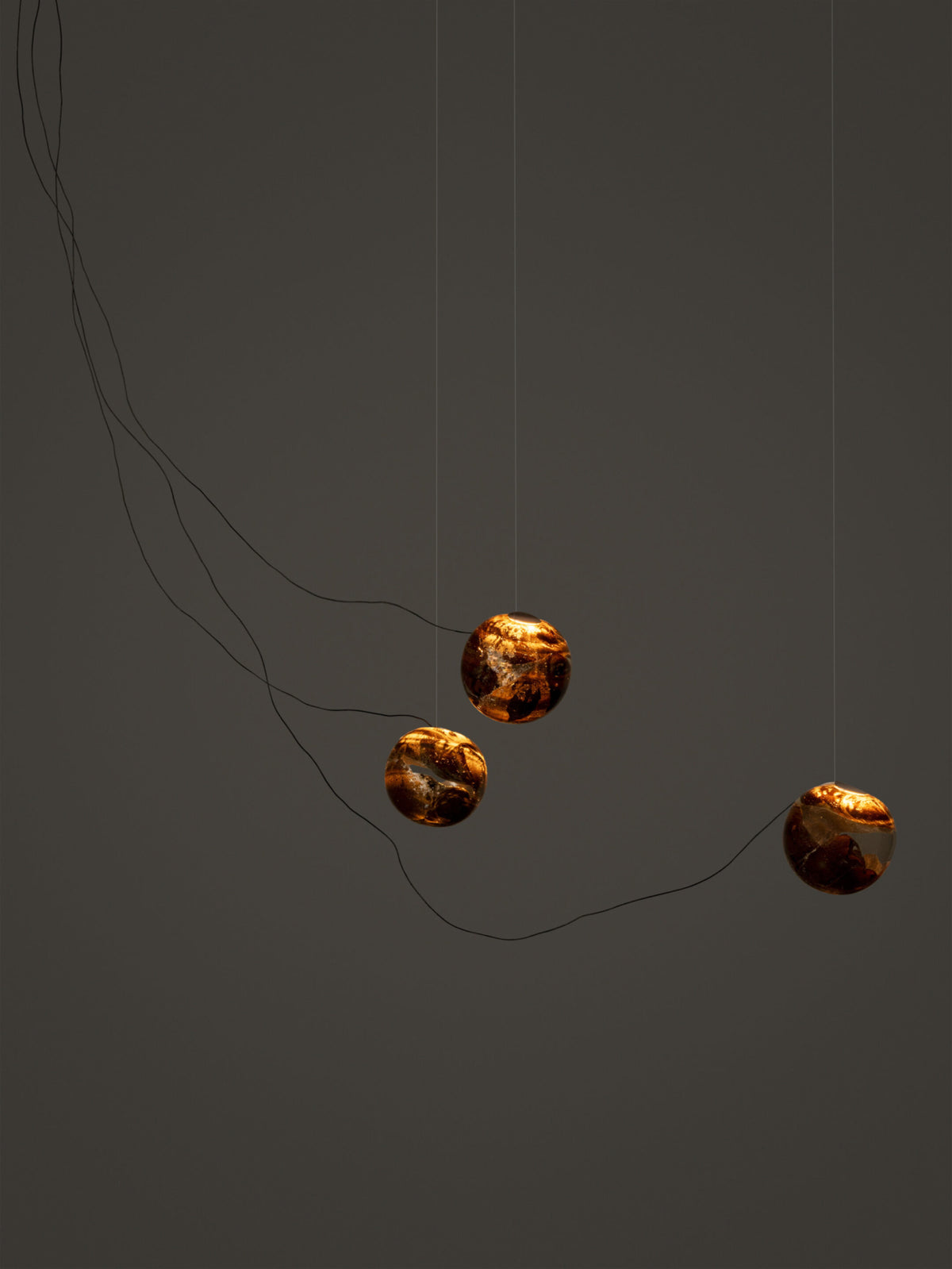 Bocci 93.3 Sculptural Cable Pendel, 93 3 Sculptural Cable Sort i mørkt miljø