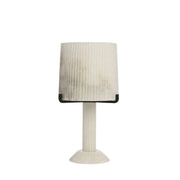 Acropolis bordlampe fra CTO Lighting med håndhugget alabast og detaljer i sort stål
