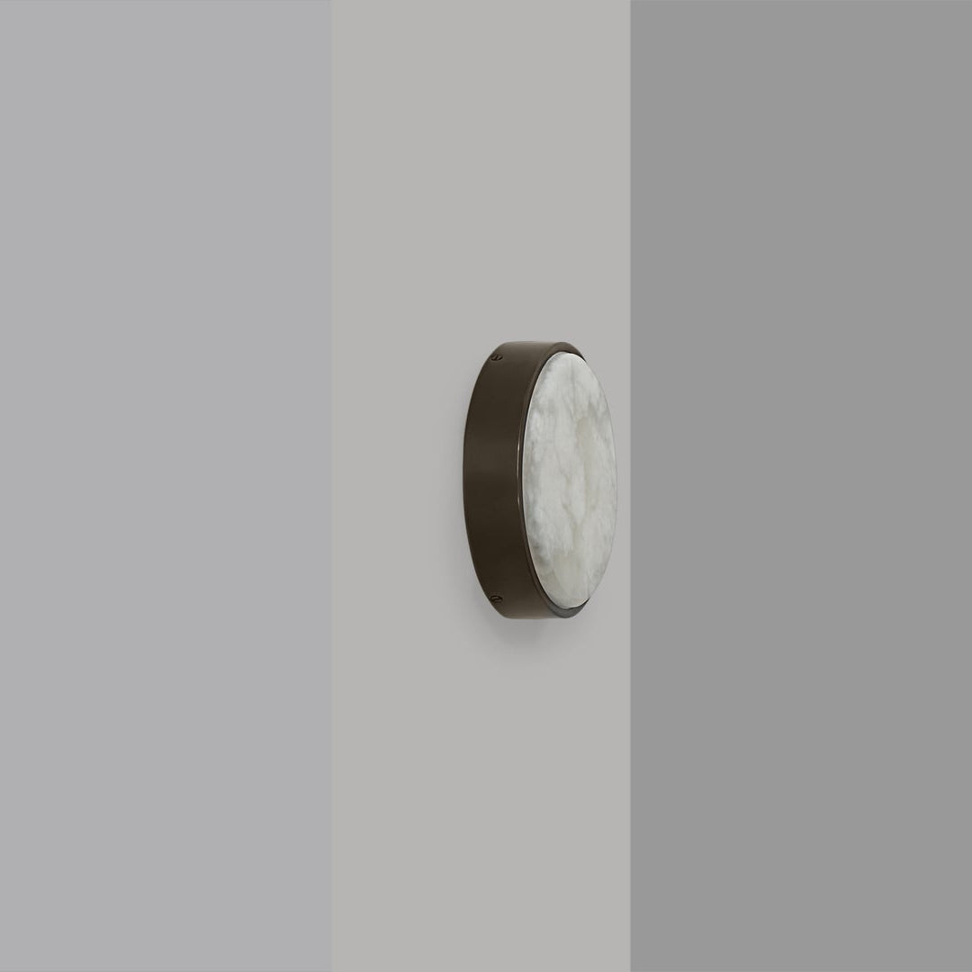 Anvers taklampe og vegglampe fra CTO Lighting med rund alabastskive i metallramme
