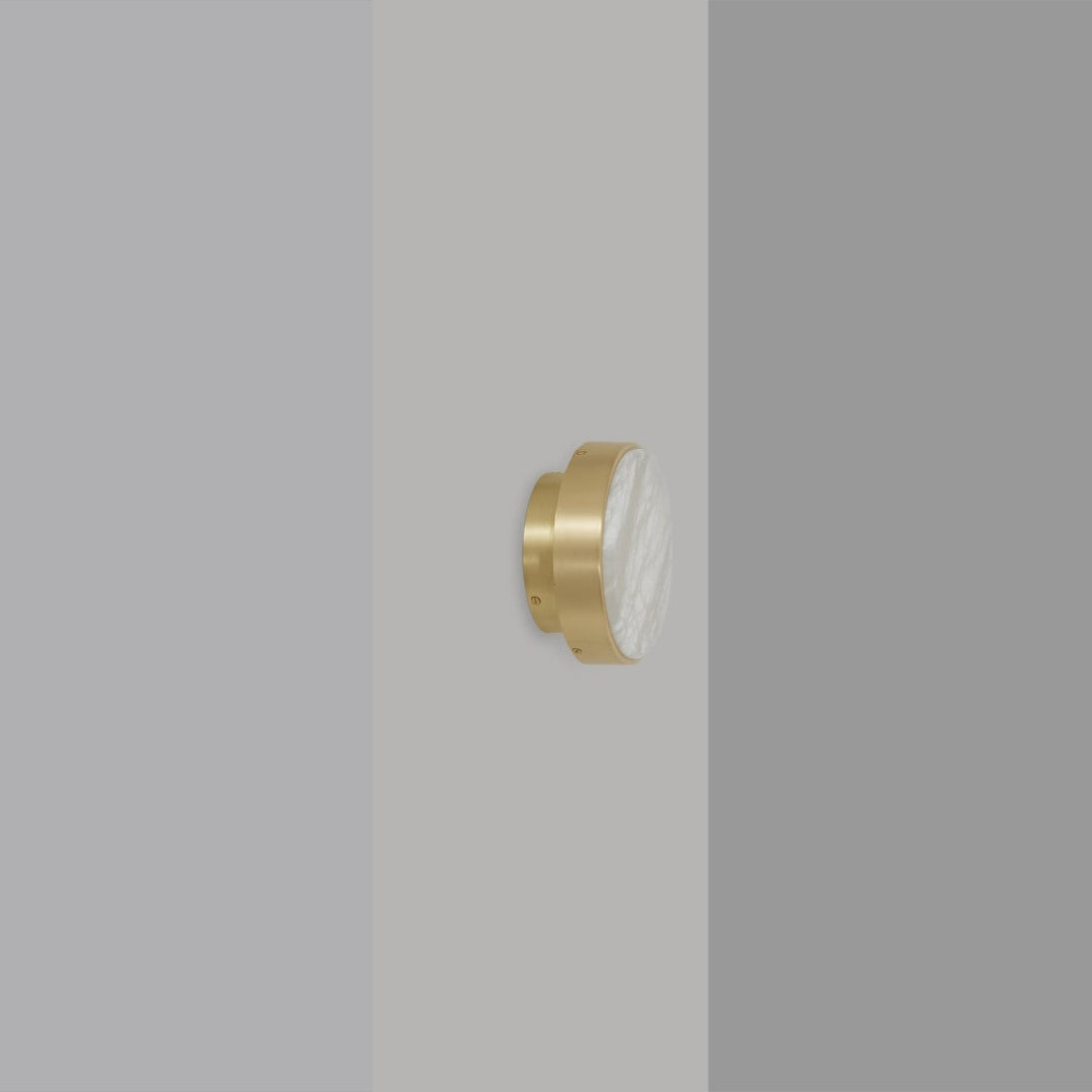 Anvers taklampe og vegglampe fra CTO Lighting med rund alabastskive i metallramme