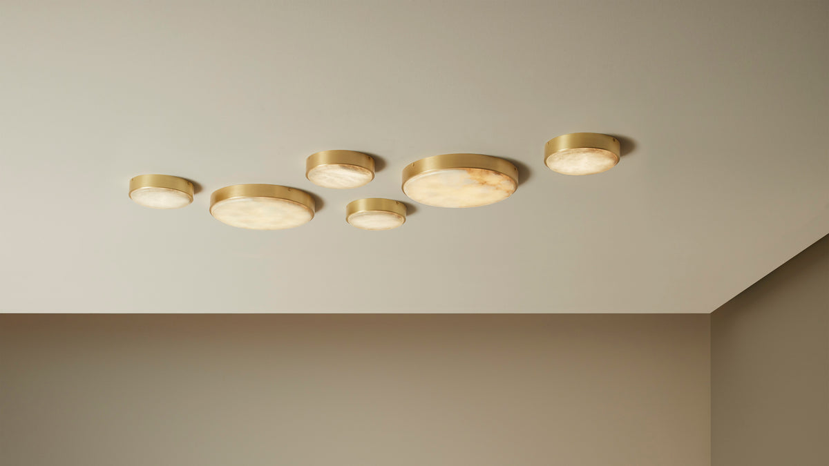 Anvers taklampe og vegglampe fra CTO Lighting med rund alabastskive i metallramme