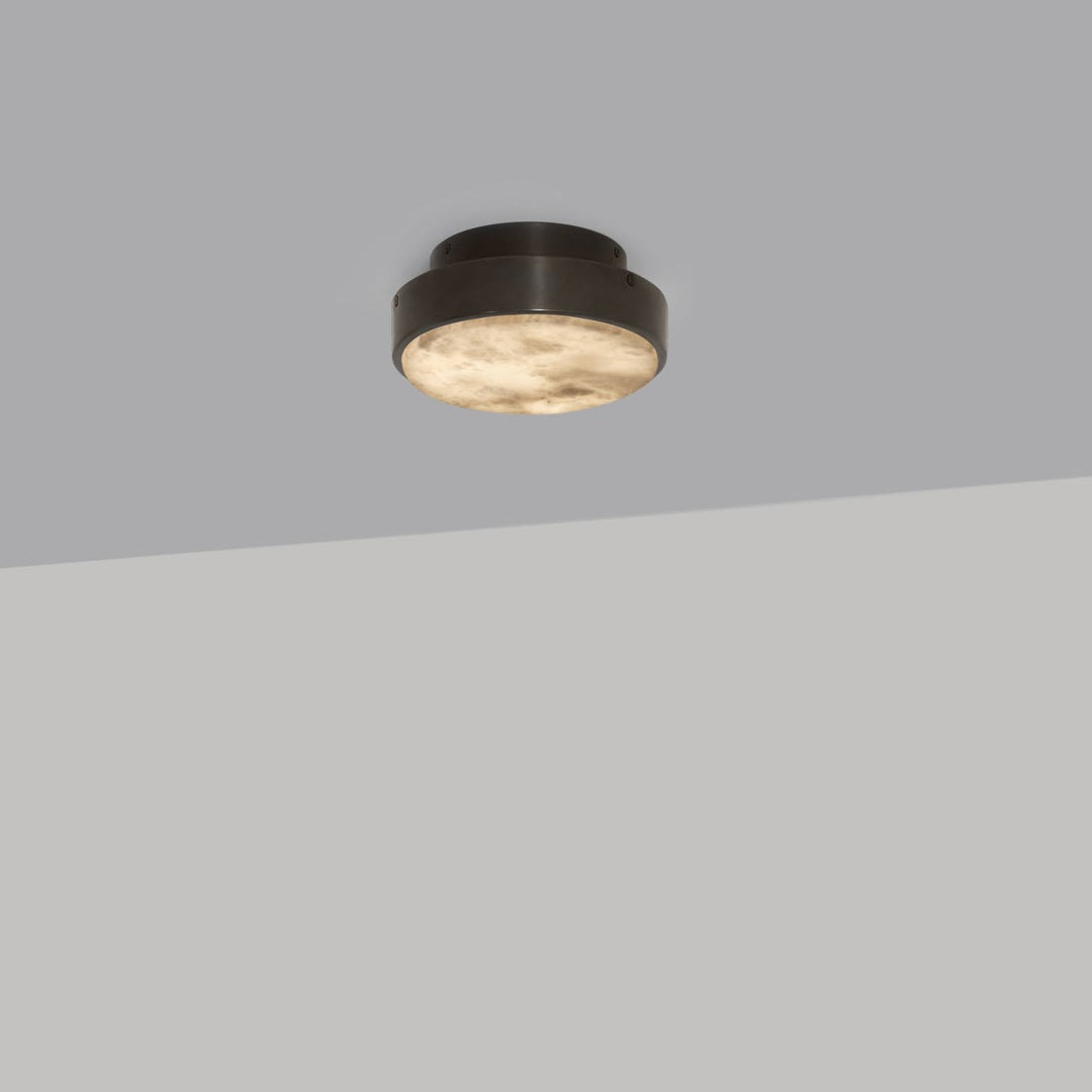 Anvers taklampe og vegglampe fra CTO Lighting med rund alabastskive i metallramme